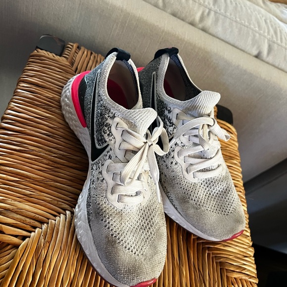 Nike woman’s - Picture 4 of 4